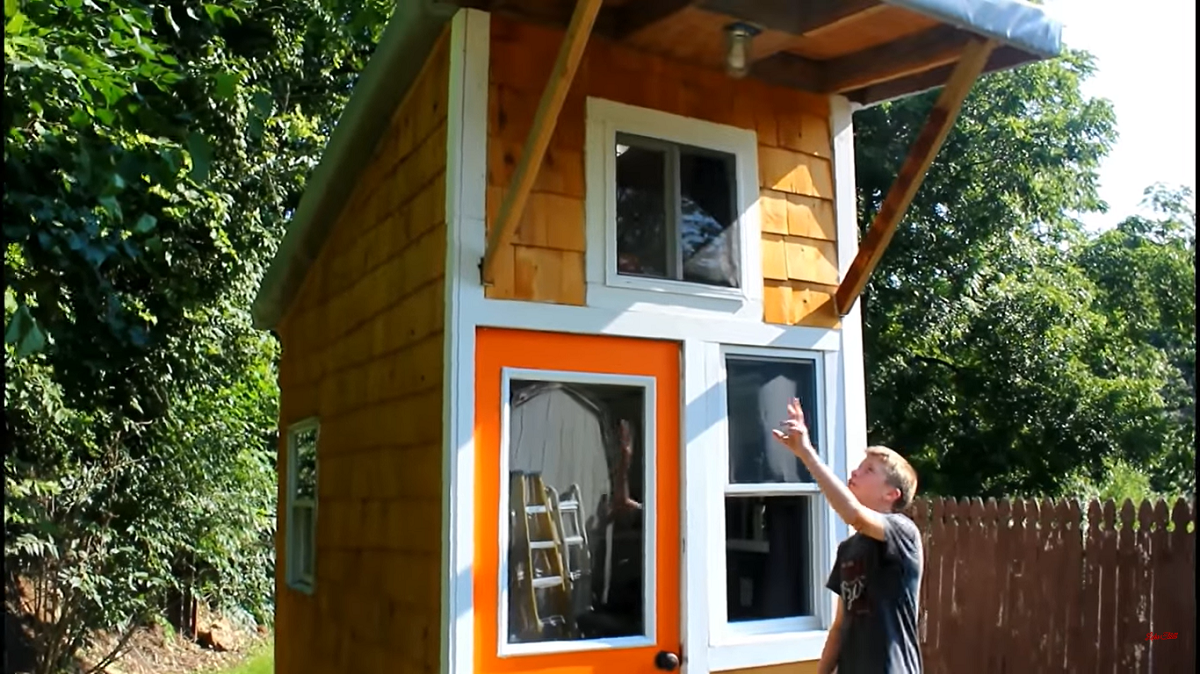 13-year-old builds tiny house